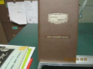 1972 Lincoln - Mercury Pocket Facts Book (like Salesmans Data Book)