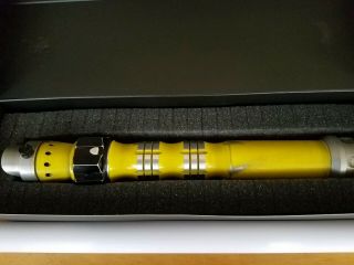 Genesis Custom Sabers - Weathered Yellow Creed Lightsaber w/ 32 