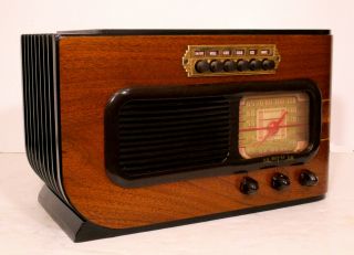 Old Antique Wood Philco Vintage Tube Radio - Restored & Deco Table Top