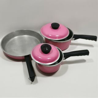 Set Of 3 Vintage Club Aluminum Pink 10 " Skillet And Sauce Pans With Lids
