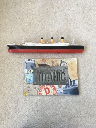 Rare R.  M.  S Titanic Submersible Book With Break - Away Toy Boat Submersible Model