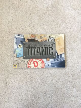 RARE R.  M.  S Titanic Submersible Book With Break - away Toy Boat Submersible Model 2