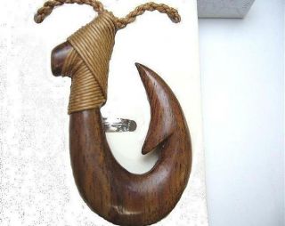 28mm Hawaiian Hand Carved Solid Koa Wood Makau Fish Hook Necklace 2 3