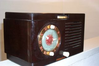 Vintage General Electric Vacuum Tube Clock Radio