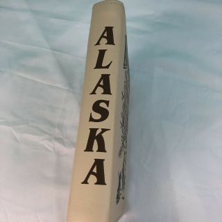 Alaska Photo Album holds 208 4x6 photos Map on both sides Animals Tan 3