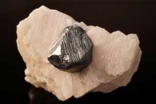 UNIQUE Franklinite Crystal on Calcite FRANKLIN,  JERSEY - Ex.  Elling 3