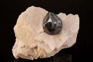 UNIQUE Franklinite Crystal on Calcite FRANKLIN,  JERSEY - Ex.  Elling 4