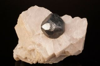 UNIQUE Franklinite Crystal on Calcite FRANKLIN,  JERSEY - Ex.  Elling 5