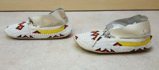 HAND CRAFTED MENS SIZE 8 BEADED LEATHER NATIVE AMERICAN INDIAN MOCCASINS 3