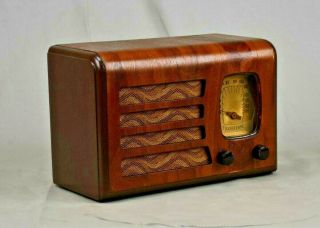 1938 Philco Tube Radio Model Th - 1.  Rare Case,  Fully Functional.