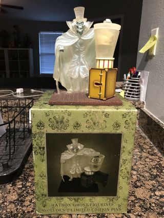 Disney Haunted Mansion O - Pin House Hatbox Ghost Glow Figurine LE 250 With Pins 2