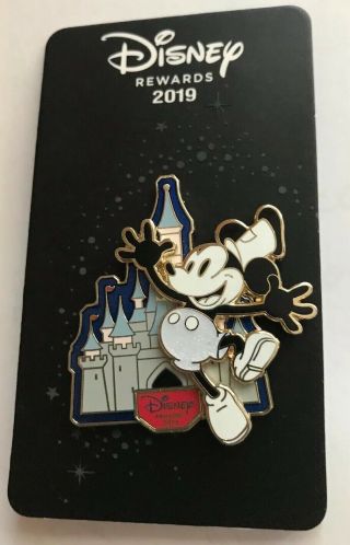 Limited 2019 Disney Pin Mickey Mouse Steamboat Willie Castle Chase Visa Rewards