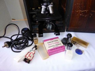 VINTAGE AMERICAN OPTICAL AO SPENCER LAB MICROSCOPE 3 OBJECTIVE CASE 2