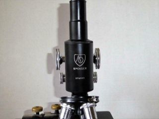 VINTAGE AMERICAN OPTICAL AO SPENCER LAB MICROSCOPE 3 OBJECTIVE CASE 4