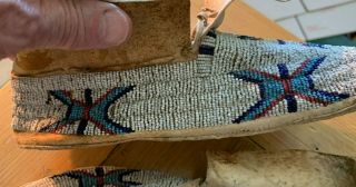 Antique/Vintage Native American Beaded Moccasins.  Sioux.  Lane Stitch. 8