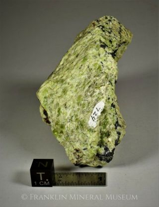 Green gemmy willemite - Franklin,  NJ 3