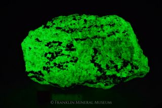 Green gemmy willemite - Franklin,  NJ 5