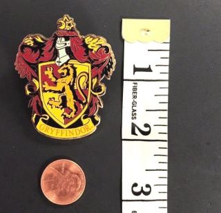 Harry Potter GRYFFINDOR Pin Trading Universal Studios The Wizarding World of 4
