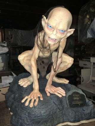 Gollum Statue - Life Size - Lord Of The Rings