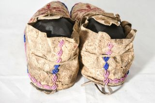 NATIVE AMERICAN - PORCUPINE QUILL AND BEADED SANTAN SIOUX MOCCASINS - 1880 - 1910 7