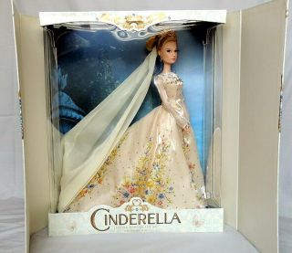 NIB Disney Store Limited Edition ' CINDERELLA ' Wedding Doll - 305/500 2