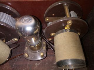 Vintage 1920 ' s Atwater Kent Model 20 Receiver Radio w/Wood Case & Tubes 5