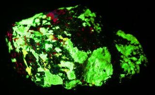 Esperite,  willemite,  fluorescent minerals four color,  Franklin,  NJ 3