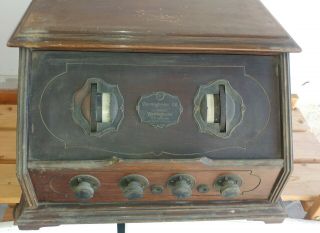 1920s Canadian Westinghouse Tube Model 55 Table Top Radio Wood Case