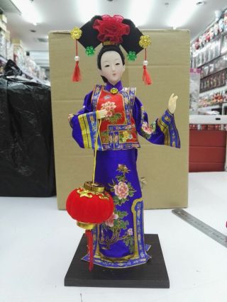 East China Doll Qing Dynasty Princess Statue Handmade Silk Cloth Production