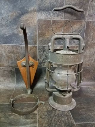 Vintage Dietz Fire Dept.  Seagrave Co.  Lantern With Rare Wall Hanger Bracket