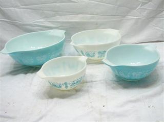 Vintage Pyrex Set Of 4 Nesting Cinderella Aqua Blue Amish Butterprint Bowls