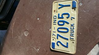 1971 Indiana Truck 7 License Plate 27095y