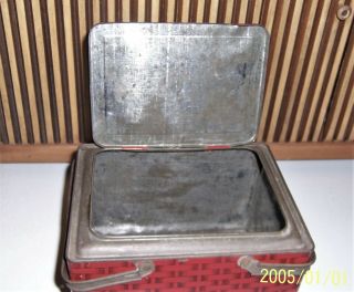 Vintage Tiger Bright Sweet Chewing Tobacco Tin Red Black Basket Weave Lunch Box 4