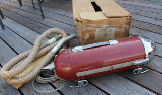 Rare Vintage Ge General Electric Red Vacuum Avt - 813 Box Art Deco 1950s