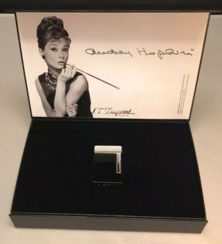 St Dupont Audrey Hepburn Thematic Edition Night Black Lacquer Ligne 8 Lighter