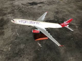 1/100 A330 - 300 Virgin Atlantic Pacmin Type Corporate Model