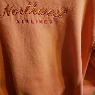 Vintage 1990 ' s Northwest Airlines Sweatshirt Salmon Woman ' s Lee Size L. 4