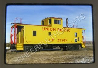 1973 Koda Slide Up Union Pacific 25383 Ca - 6 Fresh Paint Caboose P22