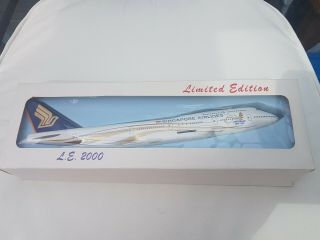 Limited Edition Singapore 747 1/250 Scale Boeing 747 - 400 Plastic Model
