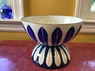 Vintage Blue on White Cathrineholm Enamelware Lotus Bowl 9.  5” (24 cm) 8