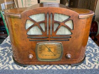 Emerson 163 Table Radio