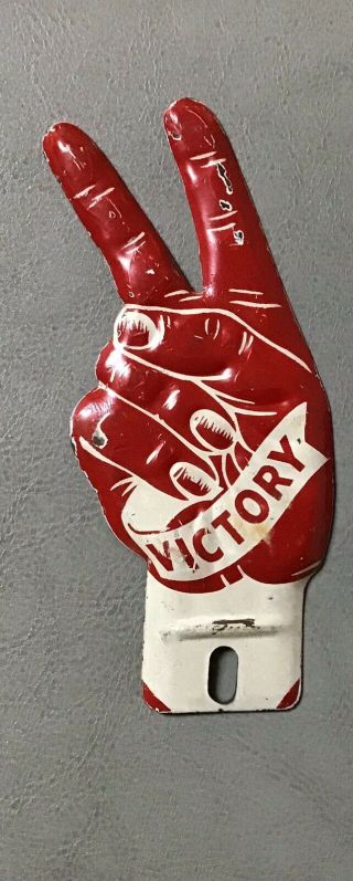 Old Vintage Kendall Oil Ww2 License Plate Topper Victory Ribbon Peace V Sign
