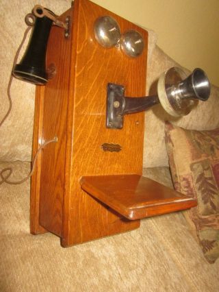 Montgomery - Ward Oak Wood Magneto Wall Telephone. 3