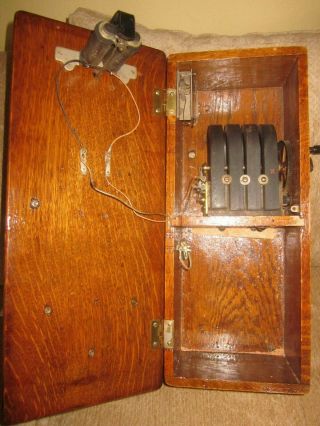 Montgomery - Ward Oak Wood Magneto Wall Telephone. 4