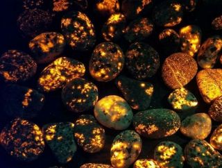 Yooperlite Rock Fluorescent Mineral Specimen 5 Pounds