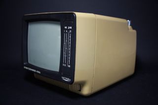 Vintage Elektronika 409 D 5  Russian Tv Portable 230v / 12v Very Rare Art