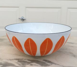 Vintage MCM Cathrineholm Enamelware 9.  5” Bowl In White W/ Orange Lotus Pattern 2
