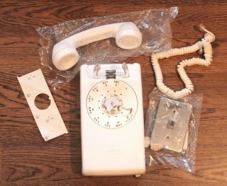 Western Electric Rotary Wall Phone 554 - Bmp 58 - White - Missing Part