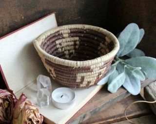 VINTAGE AFRICAN HAND WOVEN COILED BASKET 2