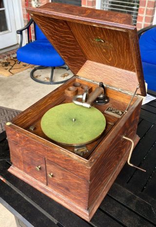 Victor Vv - Viii Victrola Oak Tabletop Talking Machine - Antique